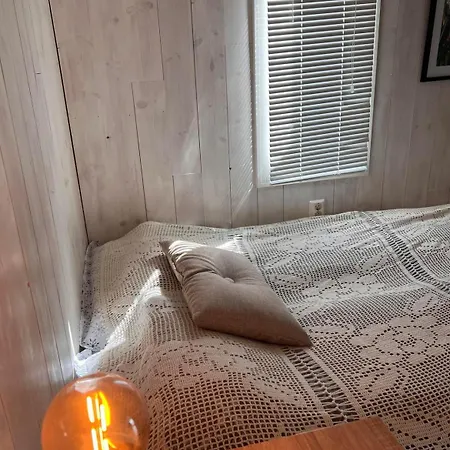 アパート Hogli Pa Yttervik Gard *